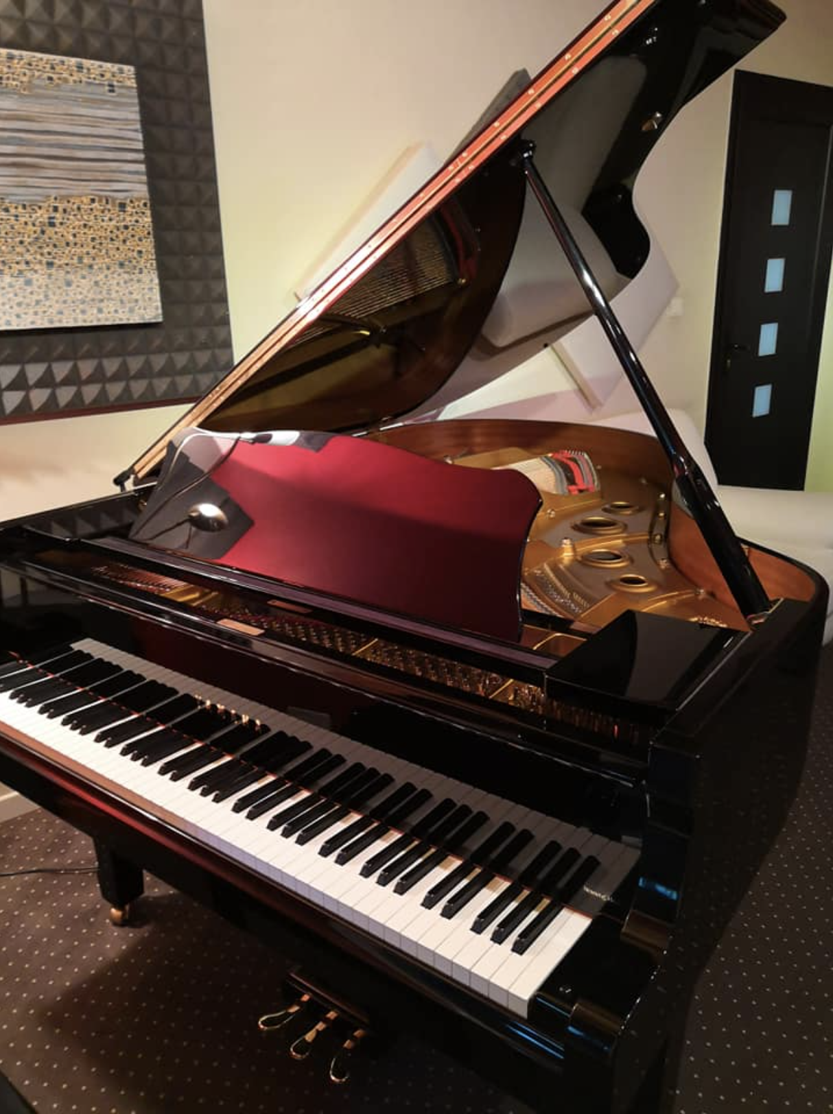 Piano à queue disponible !